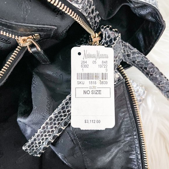 ❤️SOLD❤️Gucci Large Black Metallic Python Hysteria - Picture 12 of 13